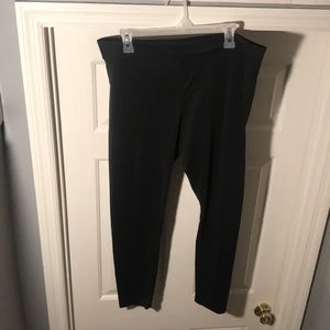 PLUS-SIZED DARK GREY EXERCISE LEGGINGS